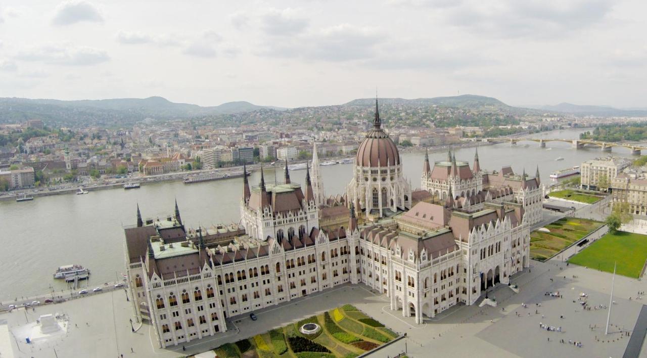 Little Americas Main Street Apartments Budapesta Exterior foto